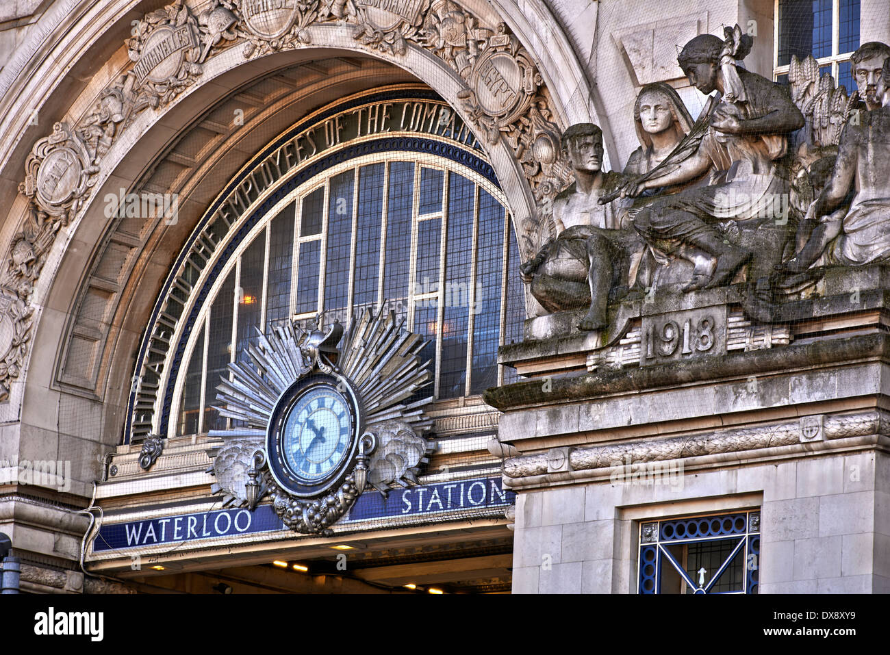London Waterloo Station ist ein zentrales London Kopfbahnhof und komplex in der Londoner u-Bahnstation Stockfoto