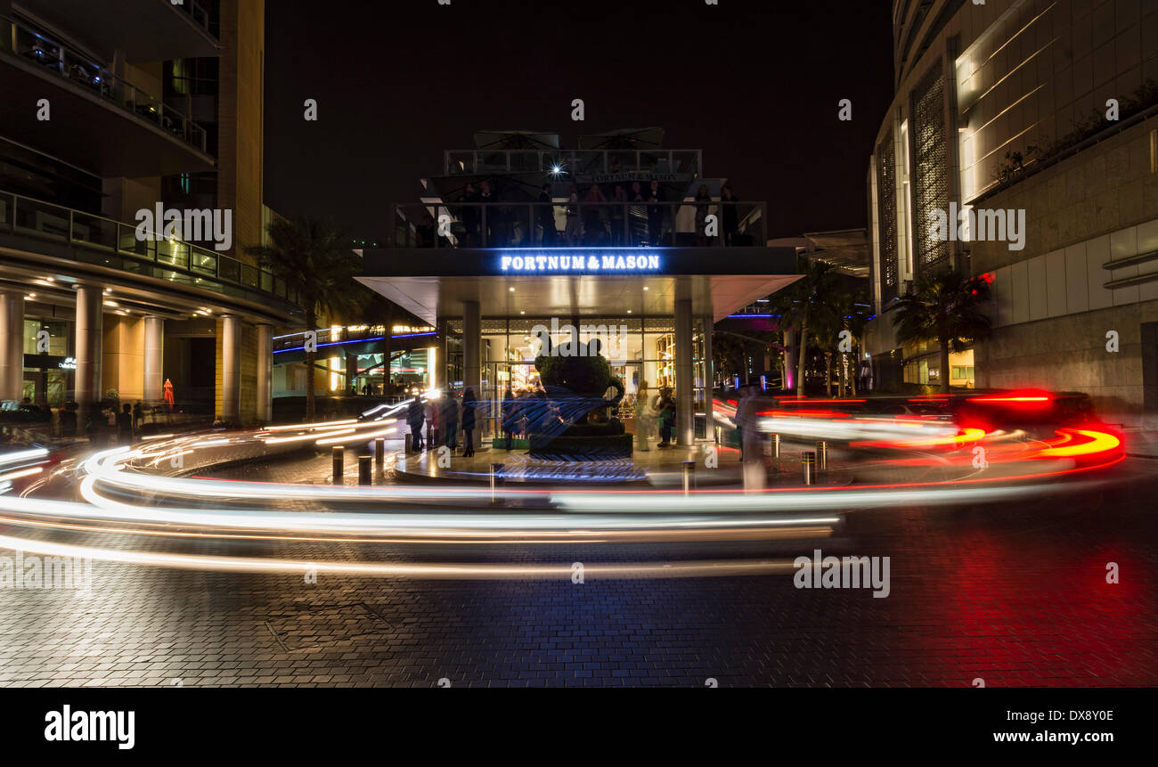 Dubai, Vereinigte Arabische Emirate, 20. März 2014; Eröffnungsparty Nacht wie Fortnum and Mason Pavillon neben Dubai Mall in Dubai Vereinigte Arabische Emirate Credit erste ausländische Filiale eröffnet: Iain Masterton/Alamy Live News Stockfoto