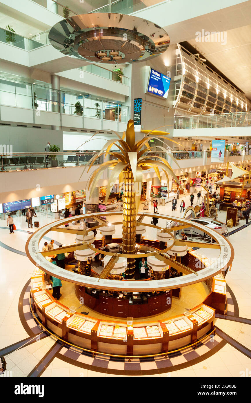 Internationaler Flughafen Dubai; Gold- und Juweliergeschäft, Inneneinrichtung des Flughafens Dubai, Dubai, VAE, Naher Osten der Vereinigten Arabischen Emirate Stockfoto