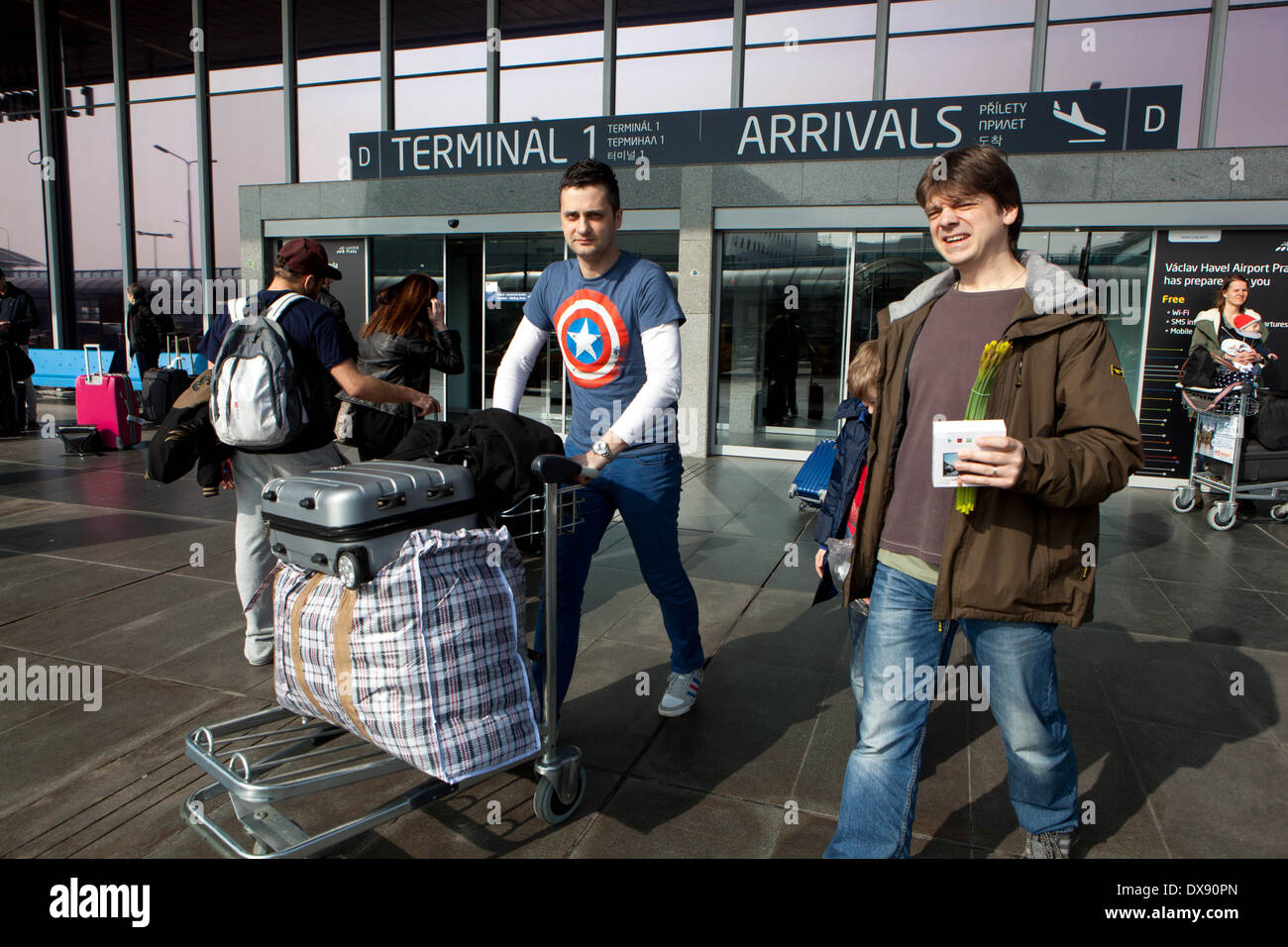 Flughafen Passagiere in Prag in der Tschechischen Republik Stockfoto