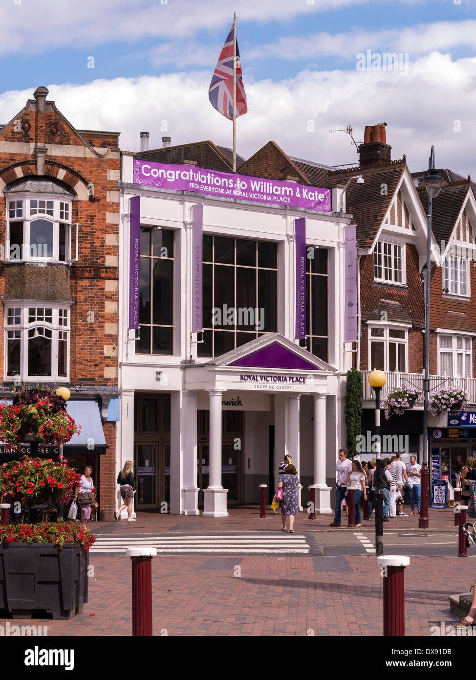 Eingang zum Royal Victoria Shopping Centre, Royal Tunbridge Wells, Kent, England, UK Stockfoto