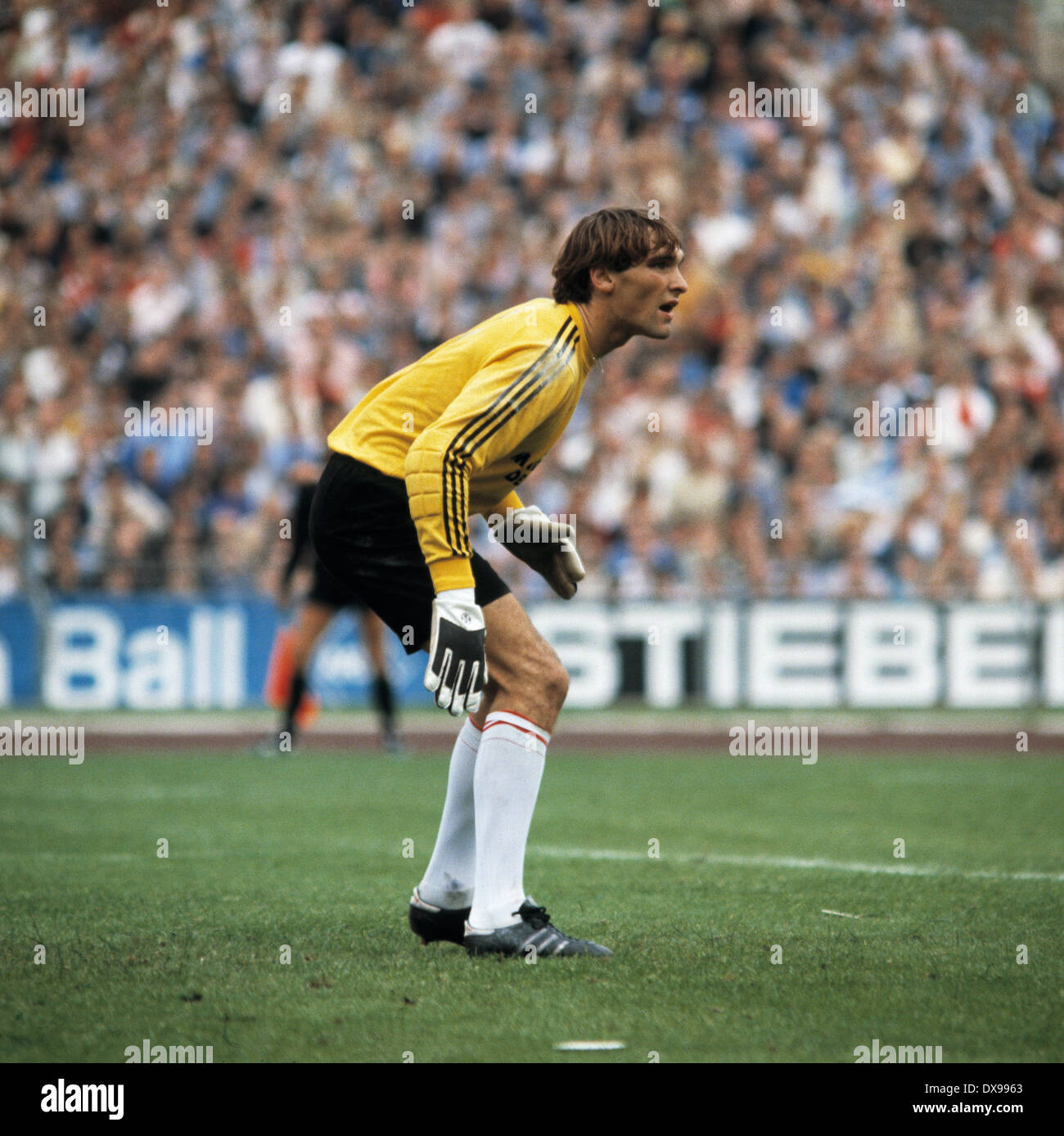 Fußball, Bundesliga, 1979/1980, Parkstadion, FC Schalke 04 vs. FC Bayern München 1:1, Szene des Spiels, Keeper Walter Junghans (FCB) Stockfoto