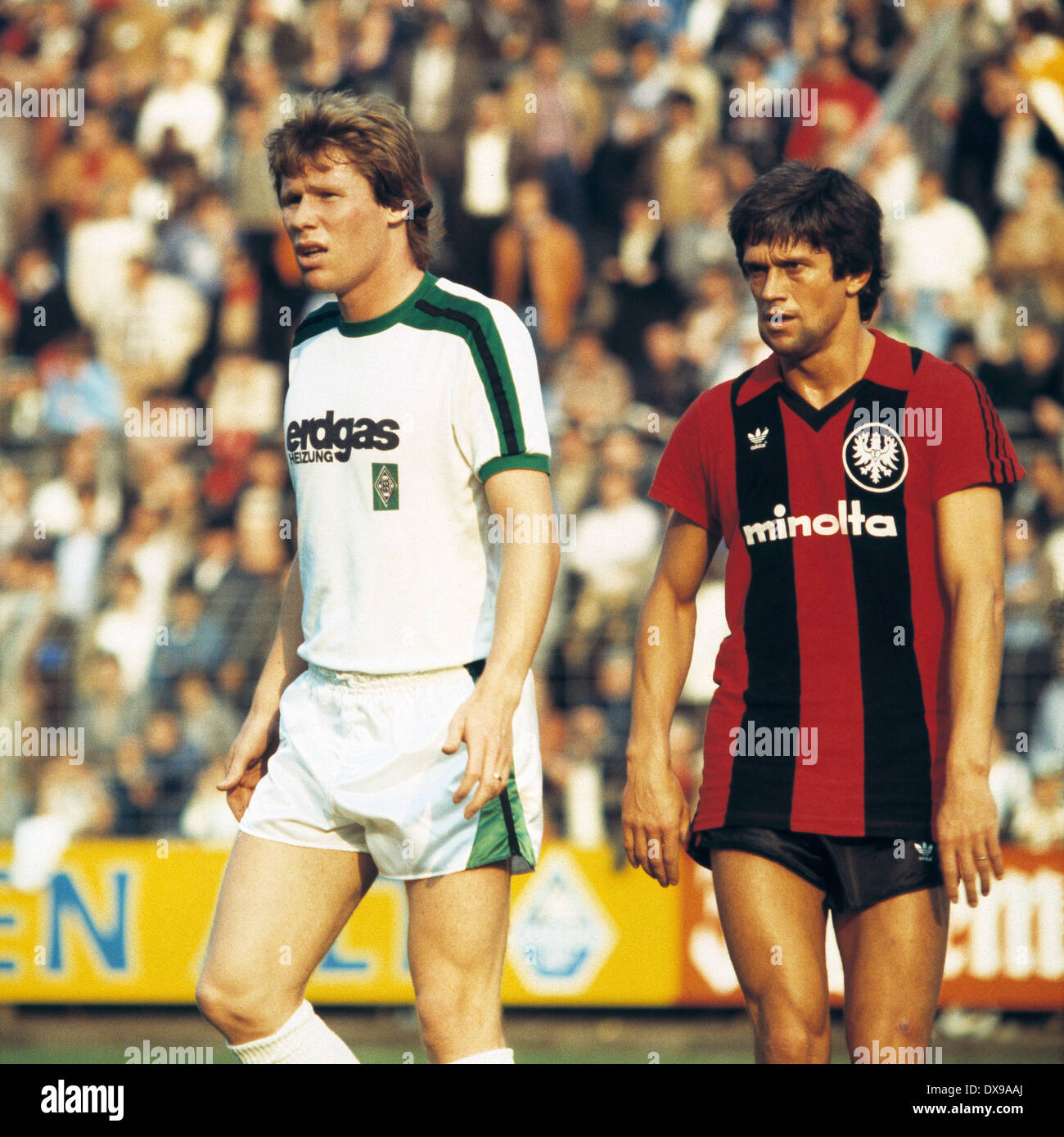 Fußball, Bundesliga, 1979/1980, Stadion bin Boekelberg, Borussia Moenchengladbach gegen Eintracht Frankfurt 4:1, Szene des Spiels, Carsten Nielsen (MG) links und Werner Lorant (Eintracht) Stockfoto