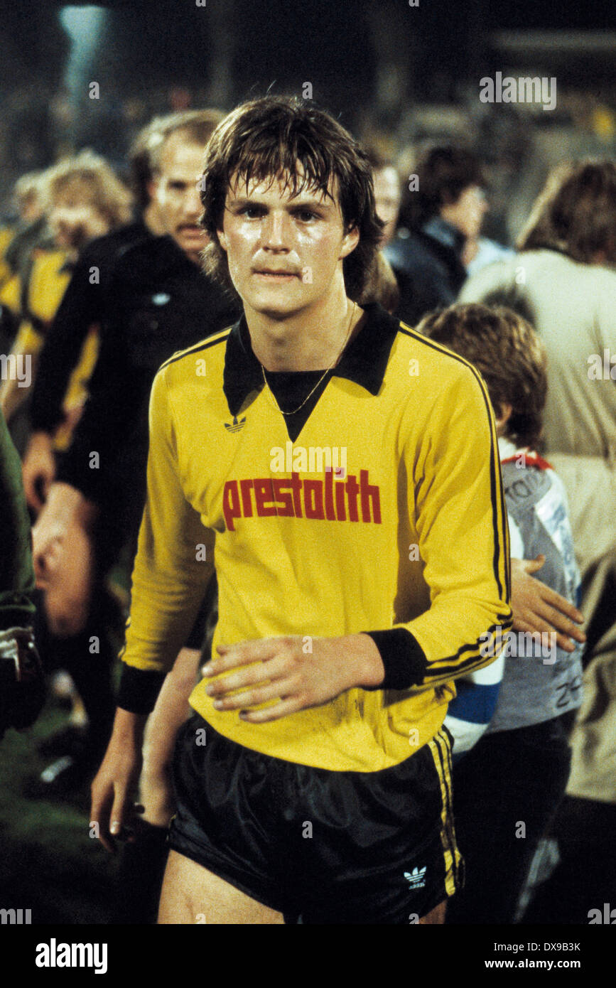 Fußball, Bundesliga, 1979/1980, Wedau Stadion, MSV Duisburg vs. Borussia Dortmund 1:0, Ende des Spiels verlassen, Theo Schneider (BVB) Stockfoto