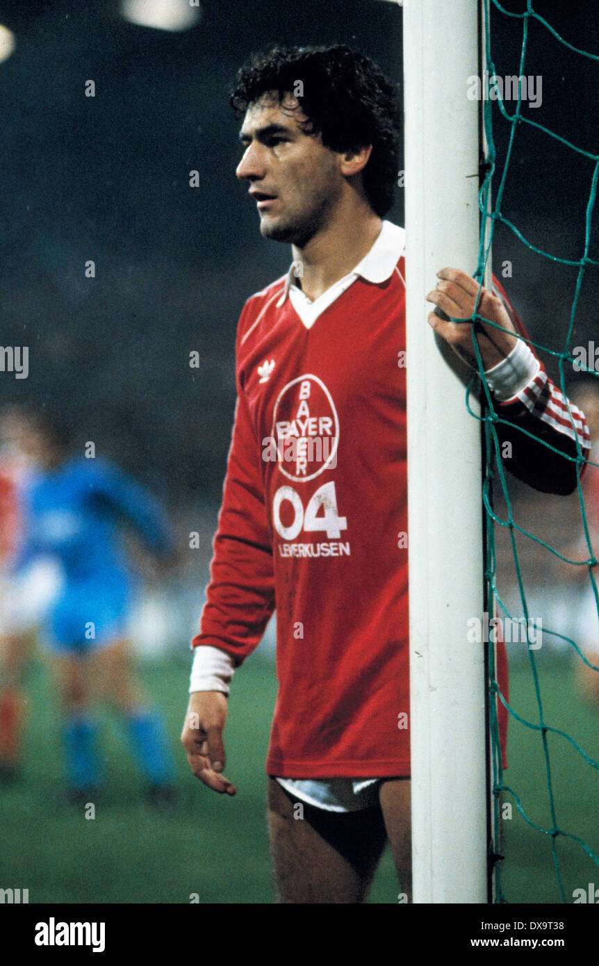 Fußball, Bundesliga, 1980/1981, Ruhrstadion, VfL Bochum gegen Bayer 04 Leverkusen 1:1, Szene des Spiels, Markus Elmer (Bayer) Stockfoto
