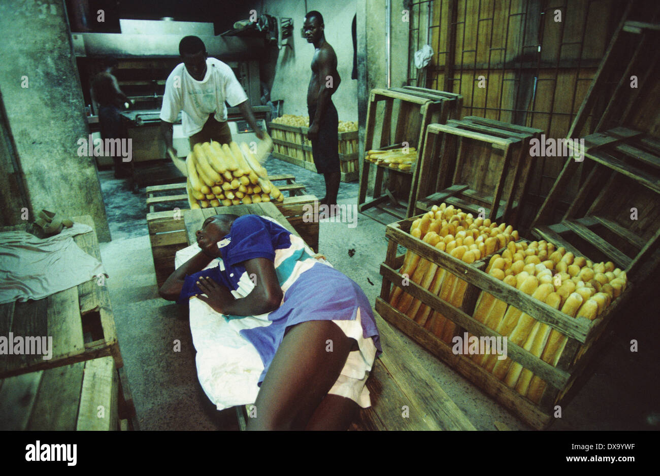 Bäckerei mit Brot Baguettes Yopougon Township, gegenüber von Abidjan, Elfenbeinküste, Afrika Stockfoto