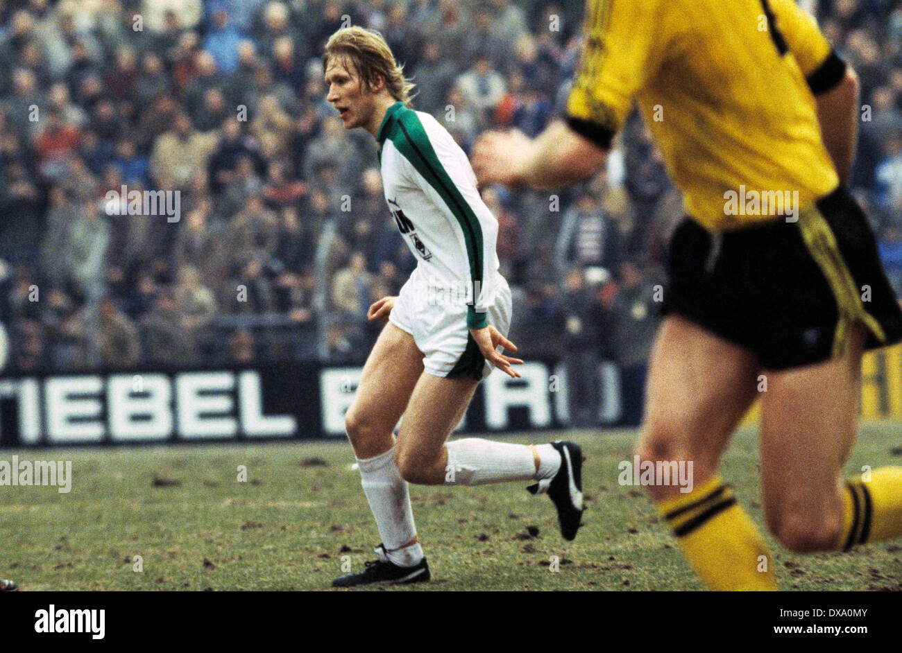 Fußball, Bundesliga, 1981/1982, Stadion bin Boekelberg, Borussia Moenchengladbach vs. Borussia Dortmund 0:1, Szene des Spiels, Uwe Rahn (MG) Stockfoto