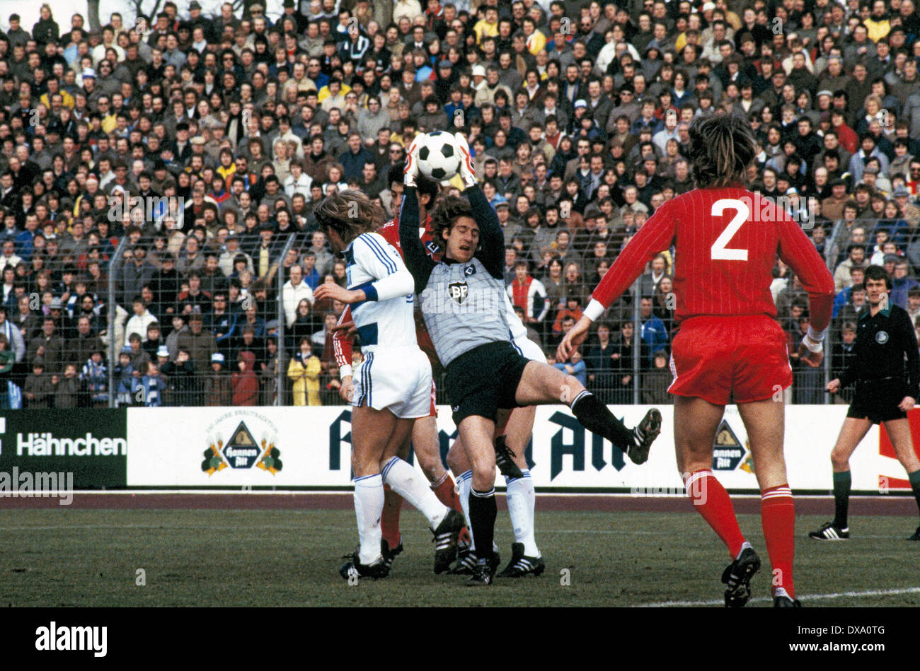Bundesliga 1981 Fotos und Bildmaterial in hoher Auflösung Alamy