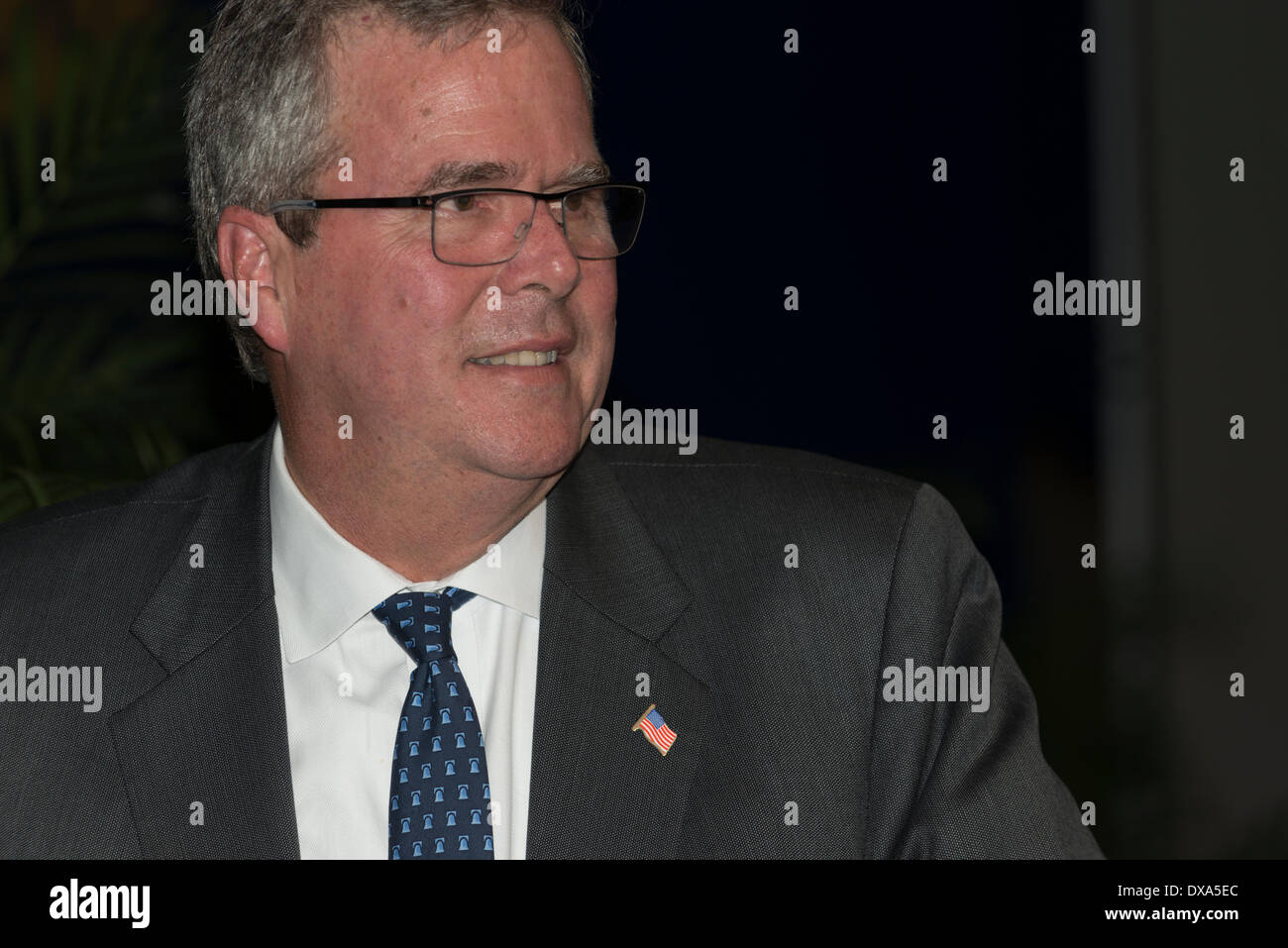 Winter Park, Florida, USA. 20. März 2014. Gouverneur Jeb Bush spricht konservative Fraktion in Zentral-Florida. Bush erklärt Amerika Herausforderungen. Gouverneur von Florida 1999-2007, ist Bush Lauf für USA Präsidentschaftswahl 2016 nachdenklich. Bruder von George W. & Sohn von George H.W. Bush (US Presidents) Jeb Bush ist politische blaues Blut. Er ist Mitautor Buch über Einwanderung, seine Frau ist mexikanisch stammende Einwanderer. Zuwanderungsgesetz ist Hot Button Problem für 2016 Wahlen. Mr. Bush eignet sich wahrscheinlich für die Republikaner im Hinblick auf New-Jersey Regler Bild von Brücke-Skandal überschattet. Bildnachweis: Mary Kent/Alamy Live neu Stockfoto
