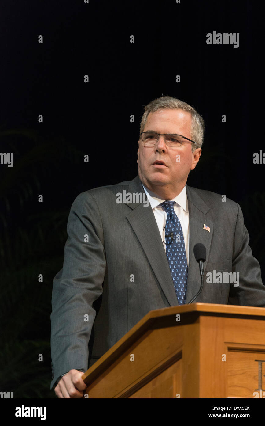 Winter Park, Florida, USA. 20. Mrz, ebens für USA Präsidentschaftswahl 2016 laufen. Bruder von George W. & Sohn von George H.W. Bush (US Presidents) Jeb Bush ist politische blaues Blut. Er ist Mitautor Buch über Einwanderung, seine Frau ist mexikanisch stammende Einwanderer. Zuwanderungsgesetz ist Hot Button Problem für 2016 Wahlen. Mr. Bush eignet sich wahrscheinlich für die Republikaner im Hinblick auf New-Jersey Regler Bild von Brücke-Skandal überschattet. Bildnachweis: Mary Kent/Alamy Live-Nachrichten Stockfoto