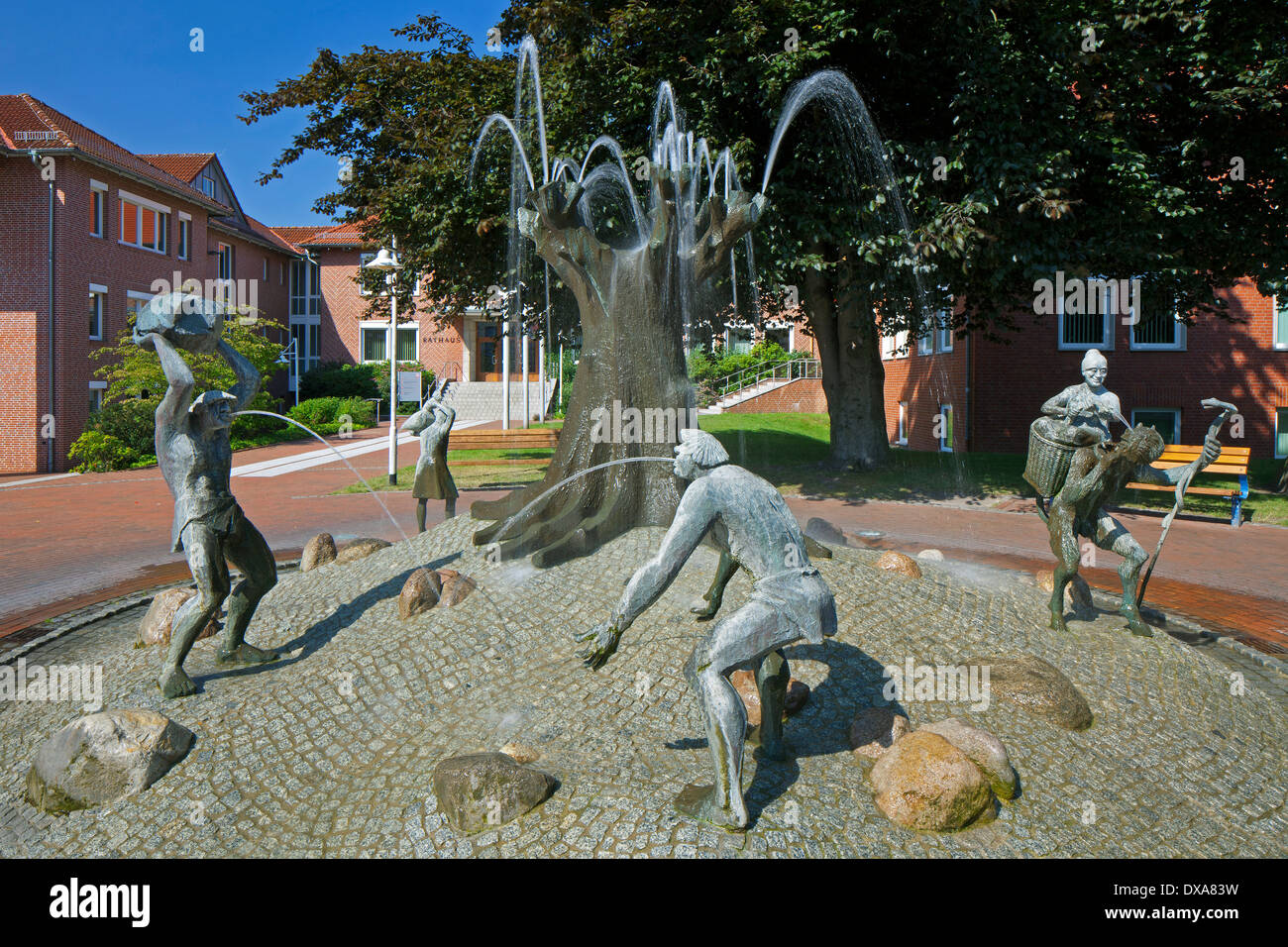 Brunnen der Stadtbrunnen von Frijo Müller-Belecke in Schneverdingen, Lüneburger Heide / Lunenburg Heide, unteren Sachsen, Deutschland Stockfoto