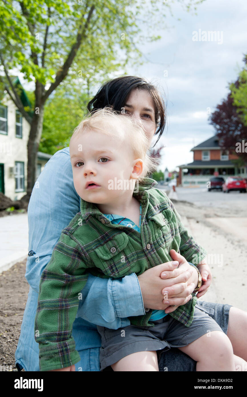 Auf dem schoß sitzen Fotos und Bildmaterial in hoher Auflösung Alamy
