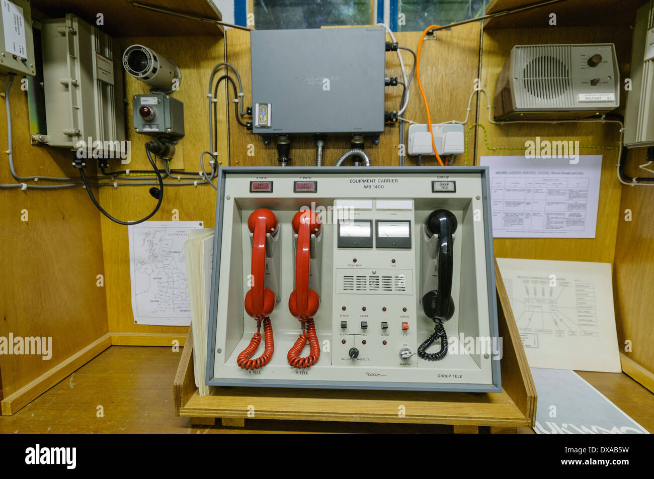 Kommunikationsstation in einem 1980er Jahre kalten Krieges Atombunker Stockfoto