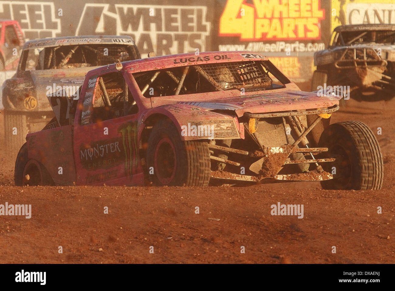 CHANDLER, AZ - 28 Okt.: Jeremy McGrath (2) kämpft für Position in der Lucas Oil Off Road Series racing Challenge Cup. Stockfoto