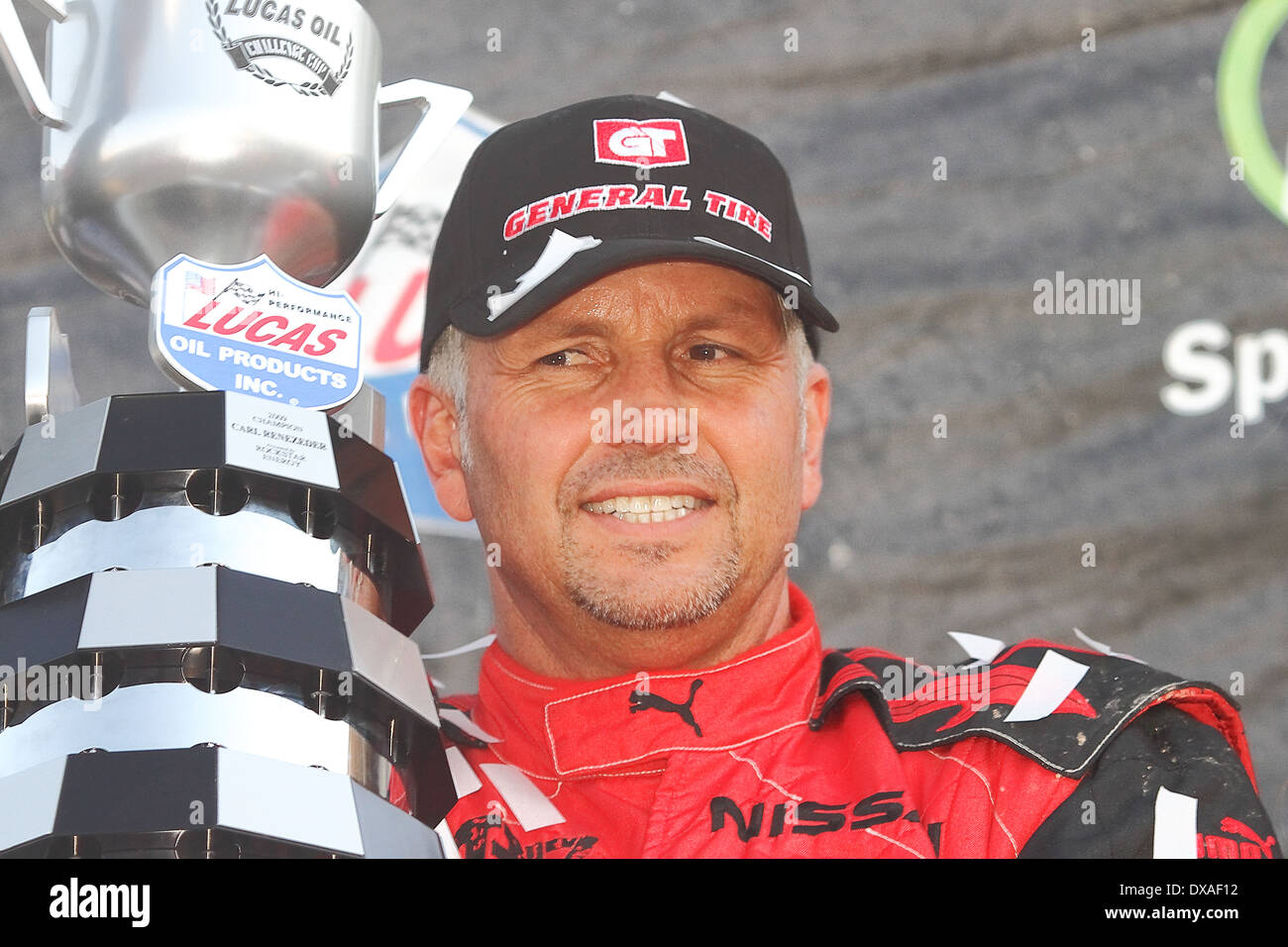 CHANDLER, AZ - 28 Okt.: Carl Renezeder auf dem Podium mit dem Sieg in der Lucas Oil Off Road Series racing Challenge Cup. Stockfoto