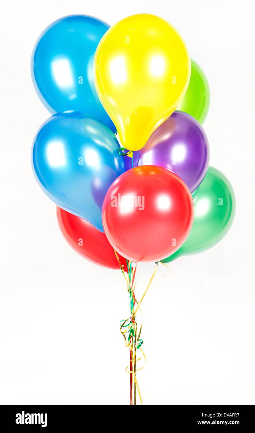 bunte Luftballons auf weißem Hintergrund. Party Dekoration Stockfoto