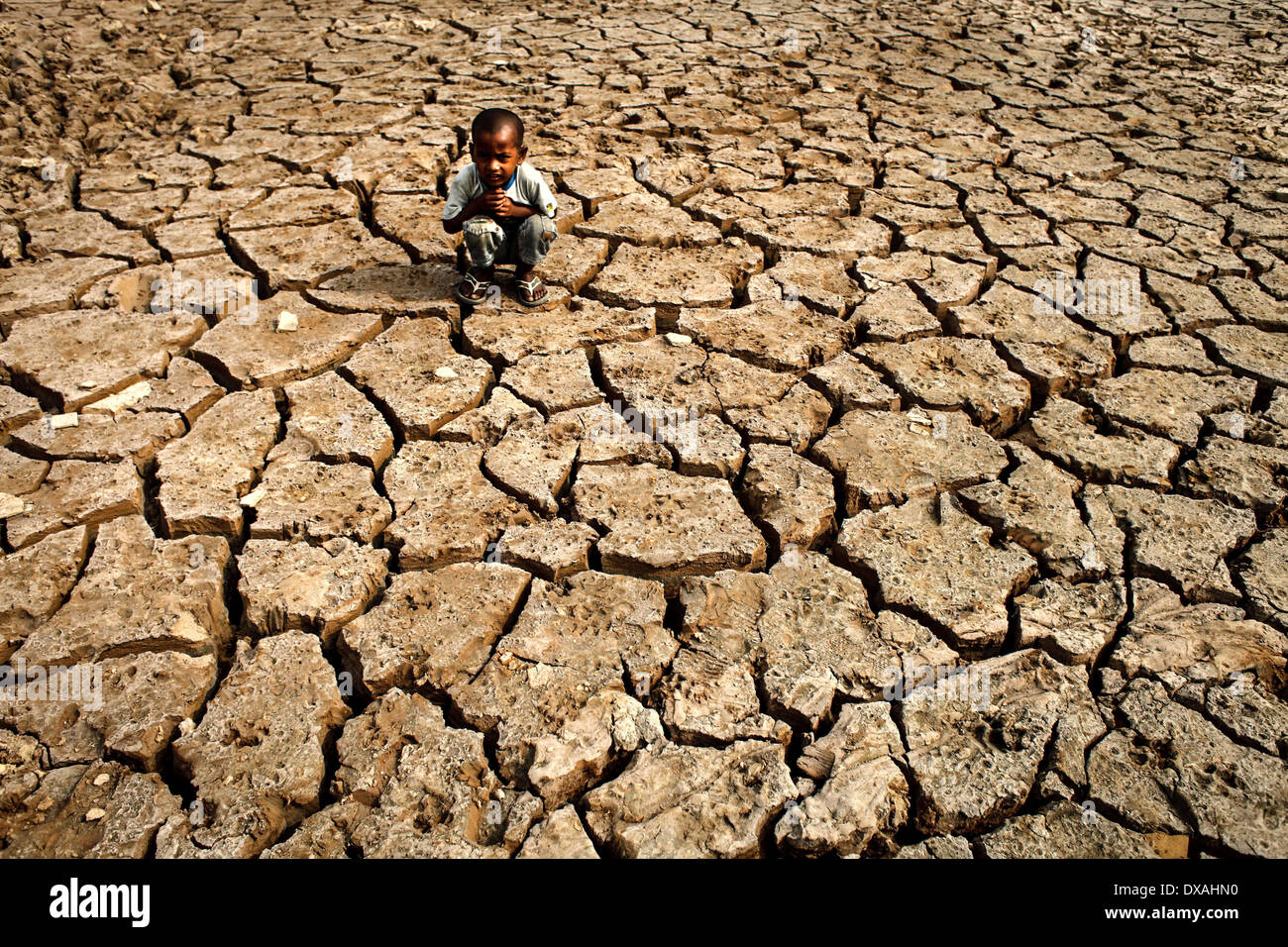 Dhaka, Bangladesch. 21. März 2014. 22. März beobachtet wie World Water Day, die internationale Beachtung der World Water Day ist eine Initiative, die aus der 1992 UNO-Konferenz über Umwelt und Entwicklung (UNCED) in Rio De Janeiro wuchs. Das diesjährige Thema ist "Ermittlung der besten Praktiken, die ein Wasser - und Energie-effiziente machen können '' ˜Green Industrie ' Wirklichkeit ' Credit: Zakir Hossain Chowdhury/NurPhoto/ZUMAPRESS.com/Alamy Live News Stockfoto