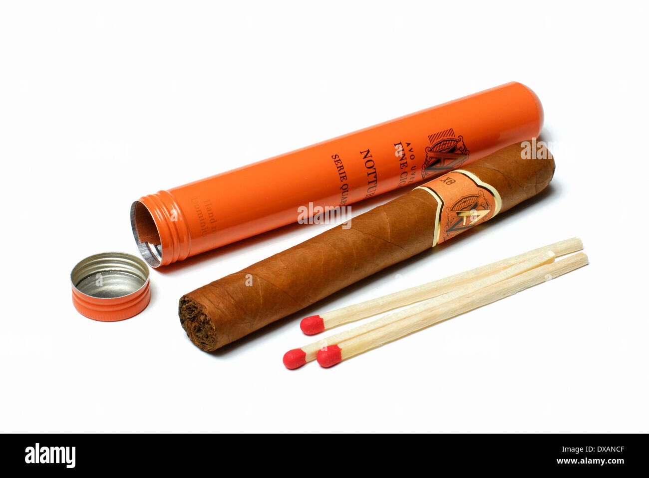 Streichhölzer und Zigarre Stockfoto