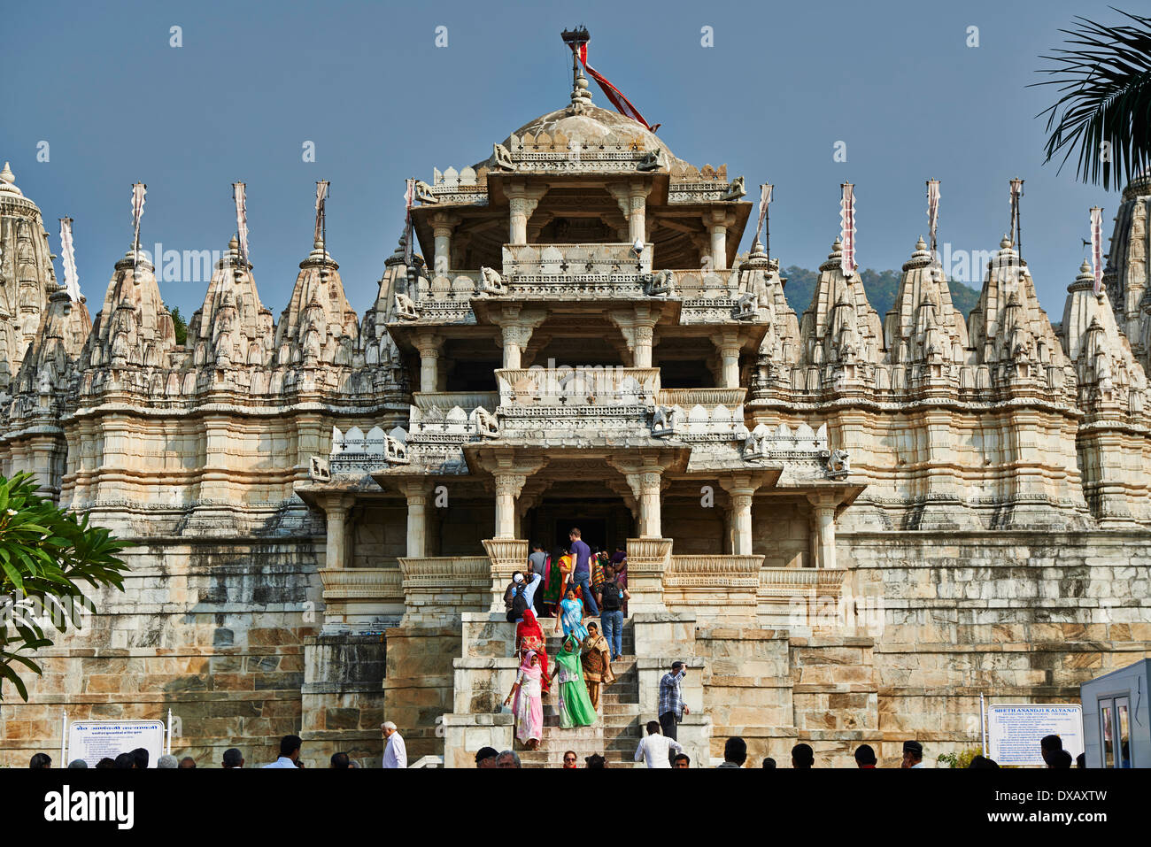 Jain Tempel Ranakpur, Chaumukha Mandir, hergestellt aus weißem Marmor