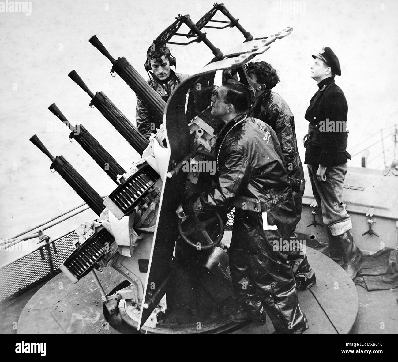Royal Navy Zweiter Weltkrieg. Eine Anti-Aircraft Gewehr in Aktion Stockfoto