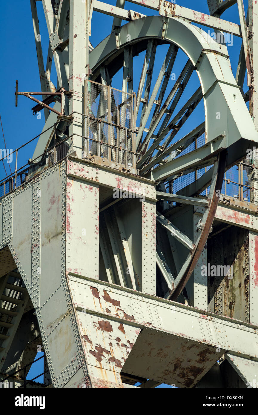 Die Stahl Fördertürme und Räder bleibt nur der Clipstone Zeche in Nottinghamshire. Stockfoto