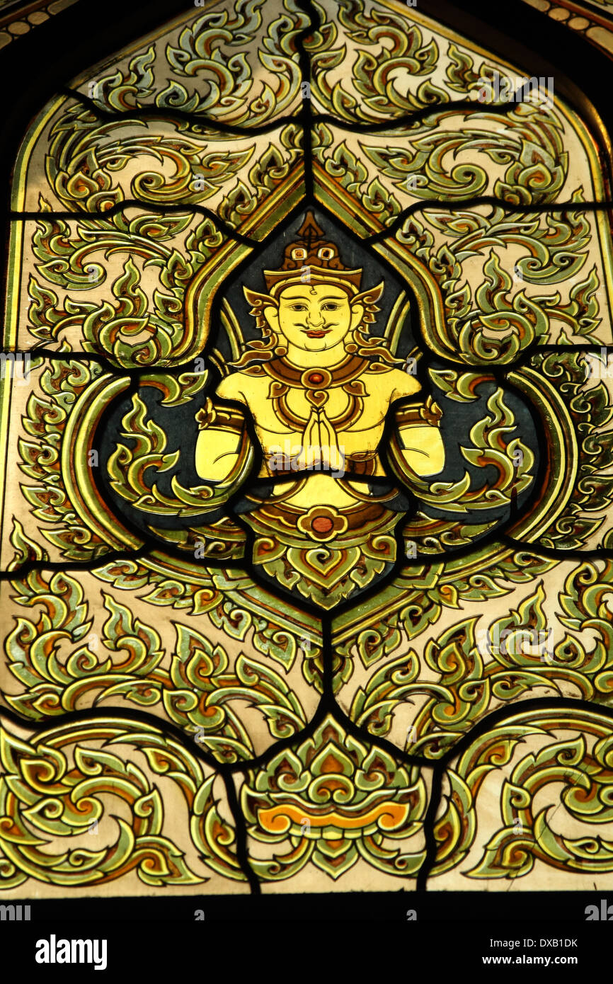 Thailändische buddhistische Kunst Details über Fenster Stockfoto