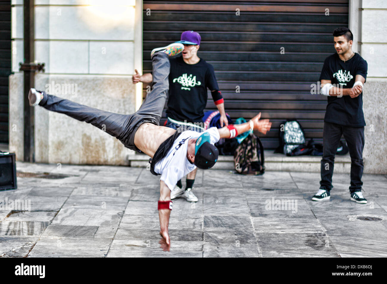 Breakdancer in den Straßen von Athen, Griechenland Stockfoto