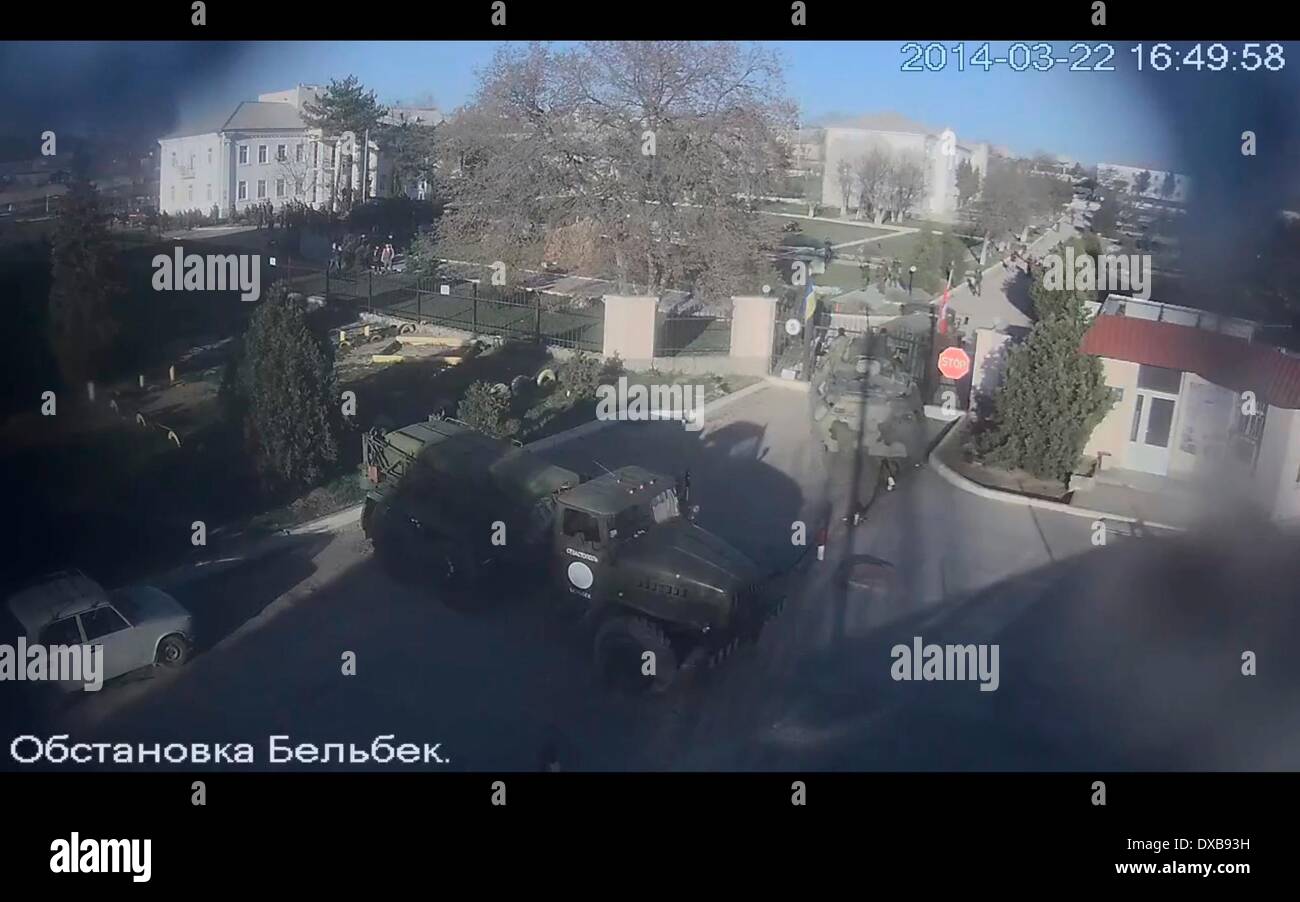 Krim. 22. März 2014. Belbek Airbase stürmte vom russischen Militär. CCTV-Kamera zerschlagen. Ukraine Krise © Archiv Bild/Alamy Li Stockfoto