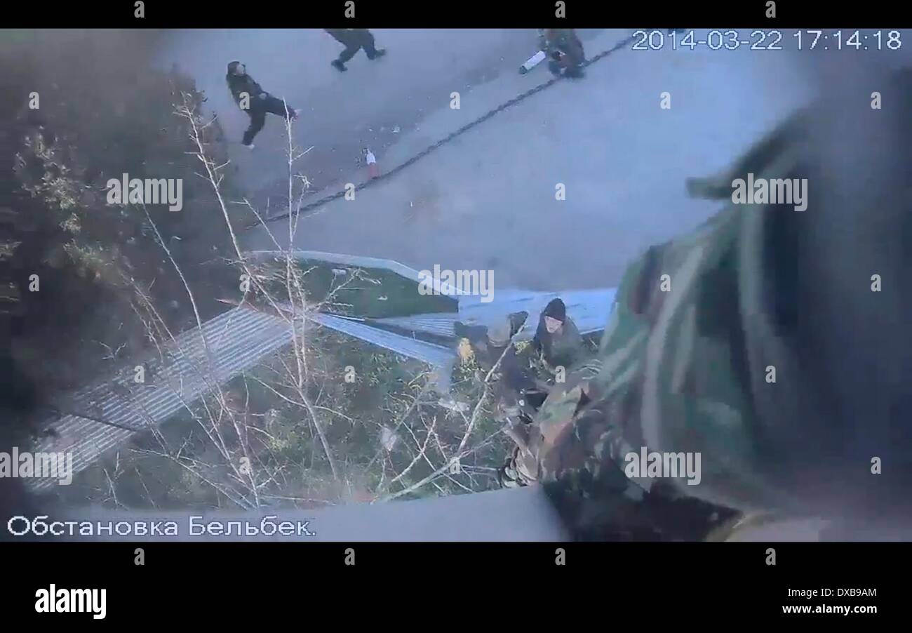 Krim. 22. März 2014. Belbek Airbase stürmte vom russischen Militär. CCTV-Kamera zerschlagen. Ukraine Krise © Archiv Bild/Alamy Li Stockfoto