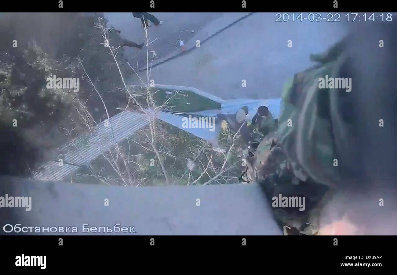 Krim. 22. März 2014. Belbek Airbase stürmte vom russischen Militär. CCTV-Kamera zerschlagen. Ukraine Krise © Archiv Bild/Alamy Li Stockfoto