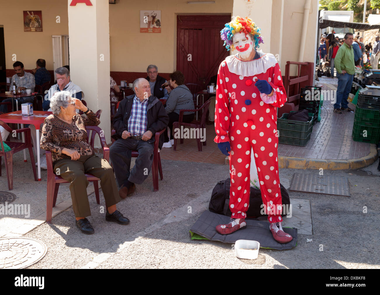 Spanisch-Straße Entertainer gekleidet wie ein Clown, Villaricos, Almeria, Andalusien, Spanien-Europa Stockfoto