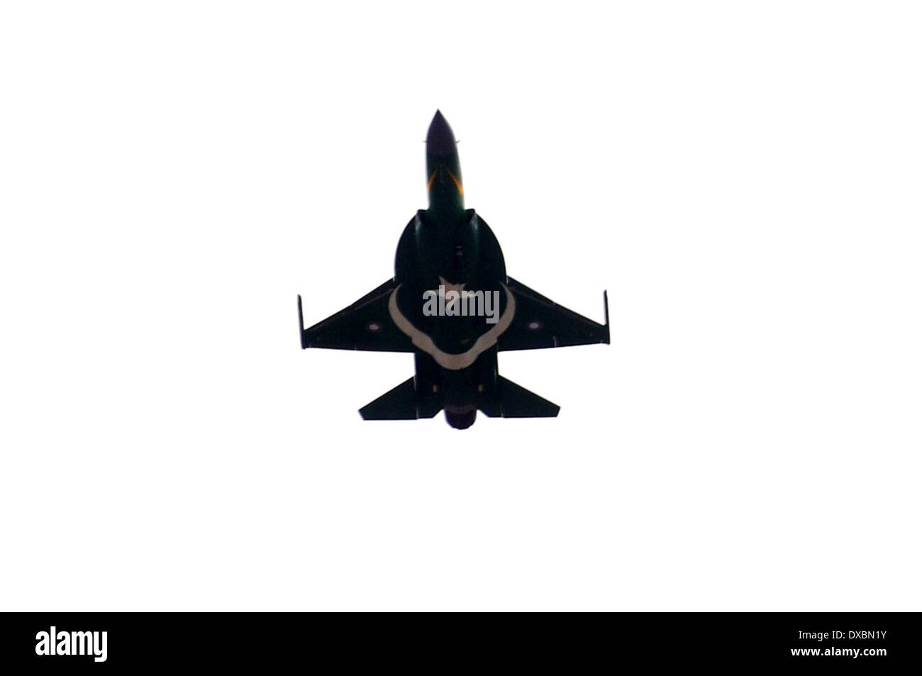 Islamabad. 23. März 1940. Pakistanische Luftwaffe Flugzeuge fliegen in Formation während einer Zeremonie anlässlich der pakistanischen Nationalfeiertag in Islamabad, der Hauptstadt von Pakistan am 23. März 2014. Pakistaner feiern Nationalfeiertag anlässlich der 23. März 1940, Auflösung von den islamischen Führern in Britisch-Indien, die schließlich zur Bildung von Pakistan führte. Bildnachweis: Ahmad Kamal/Xinhua/Alamy Live-Nachrichten Stockfoto