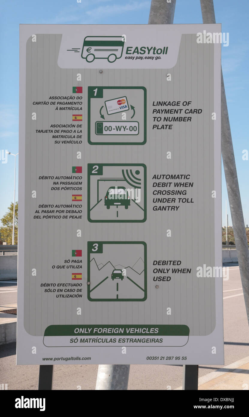 Anleitung für EasyToll, eine elektronische Mautstelle auf der Autobahn A22 in Süd-Portugal (Algarve). Stockfoto