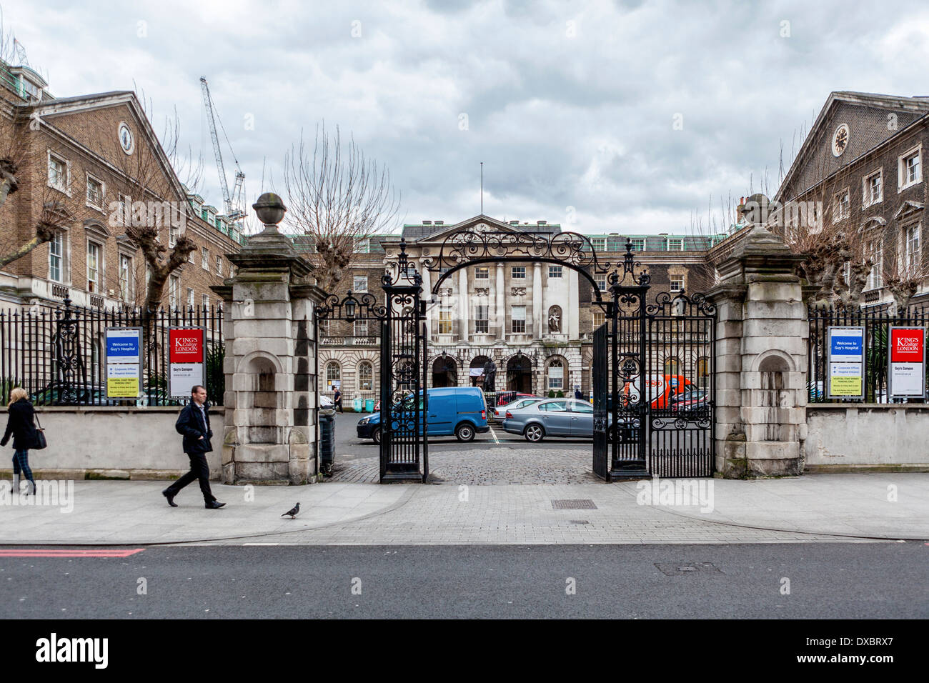 Eingang zum Kerls Campus KCL Kings College London, UK Stockfoto