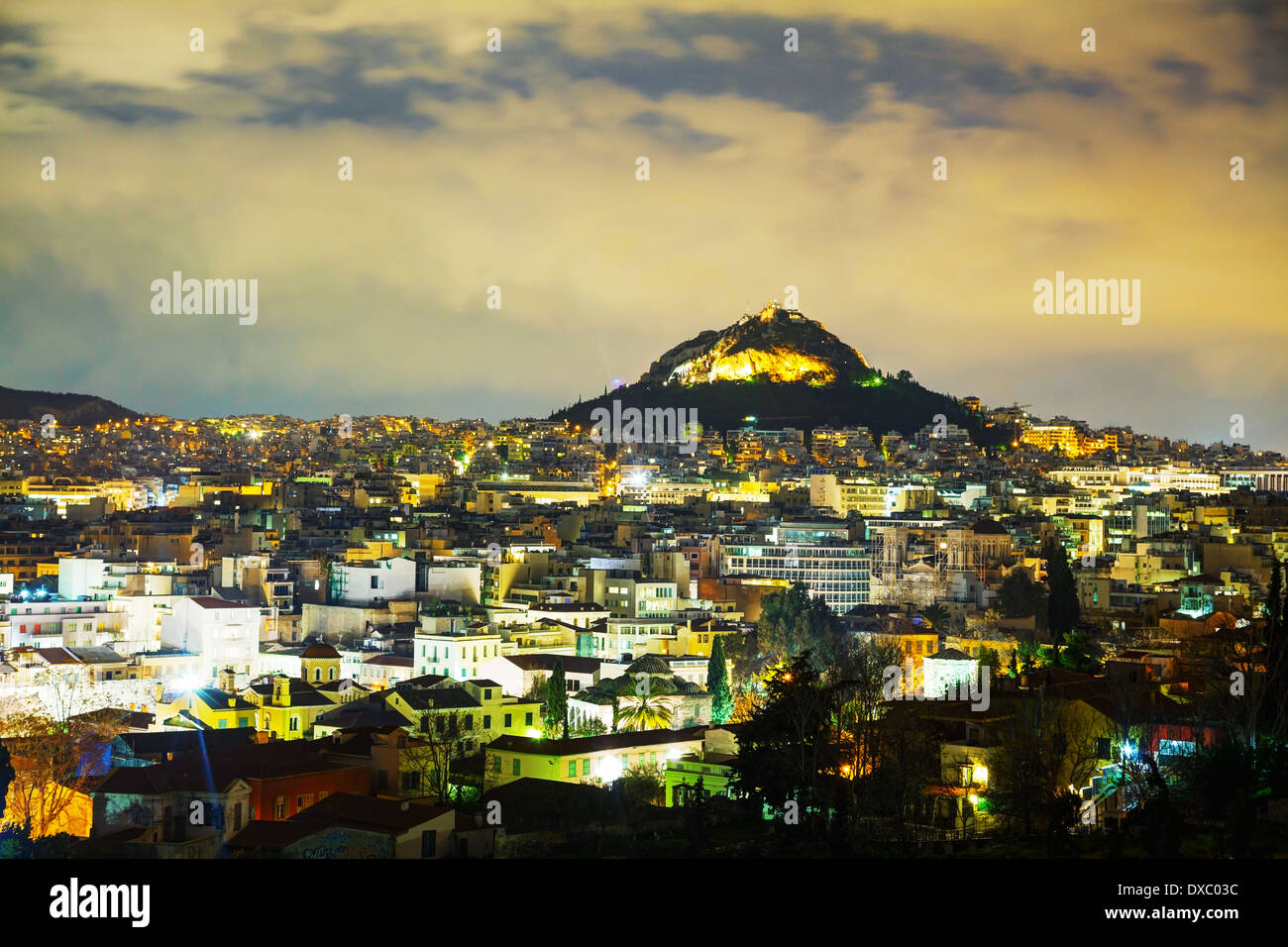 Übersicht von Athen in der Nacht Stockfoto