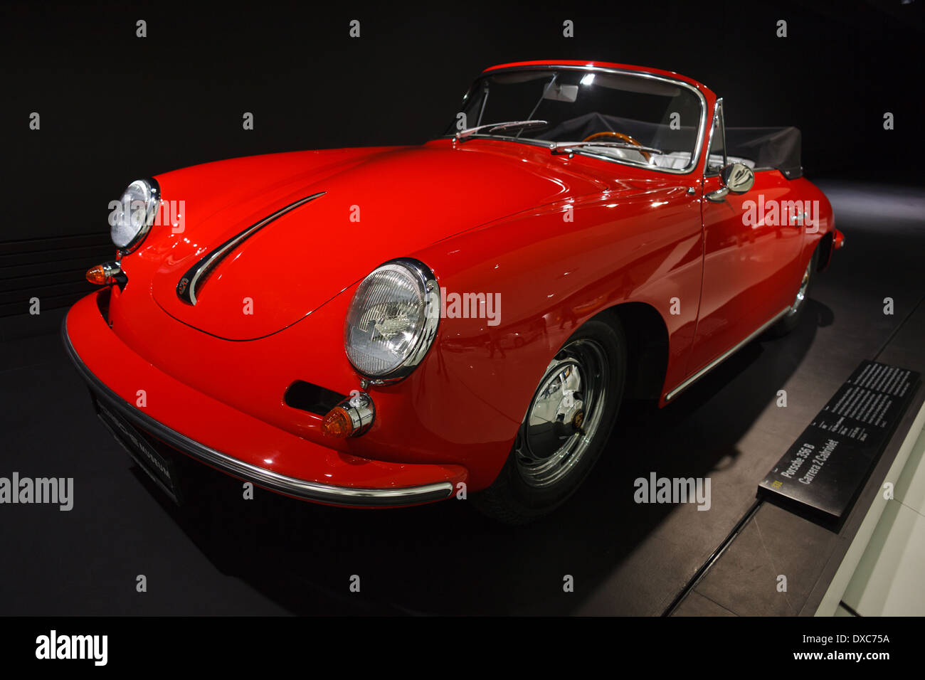 Stuttgart - März 8: Alte Porsche im Porsche-Museum auf der 8. März 2014 in Stuttgart, Deutschland Stockfoto