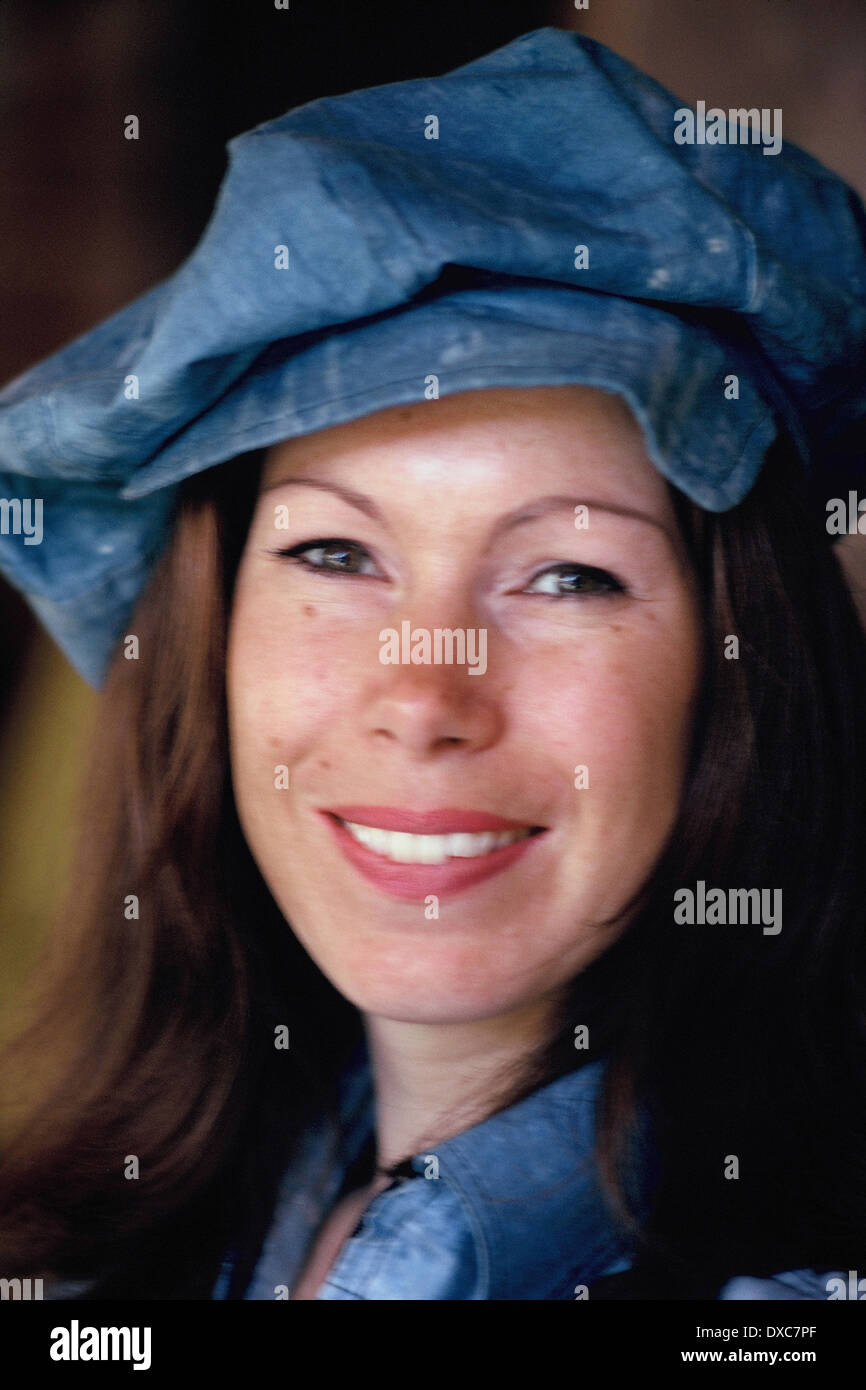 1970er Jahre Mädchen in einem Denim-Hut Stockfoto