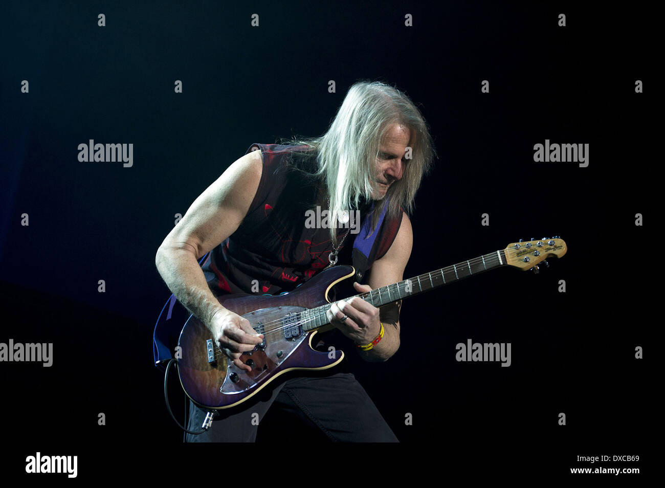 Steve Morse, der Deep Purple in der Heineken Music Hall durchführen. Amsterdam, Niederlande - 04.12.12 Stockfoto