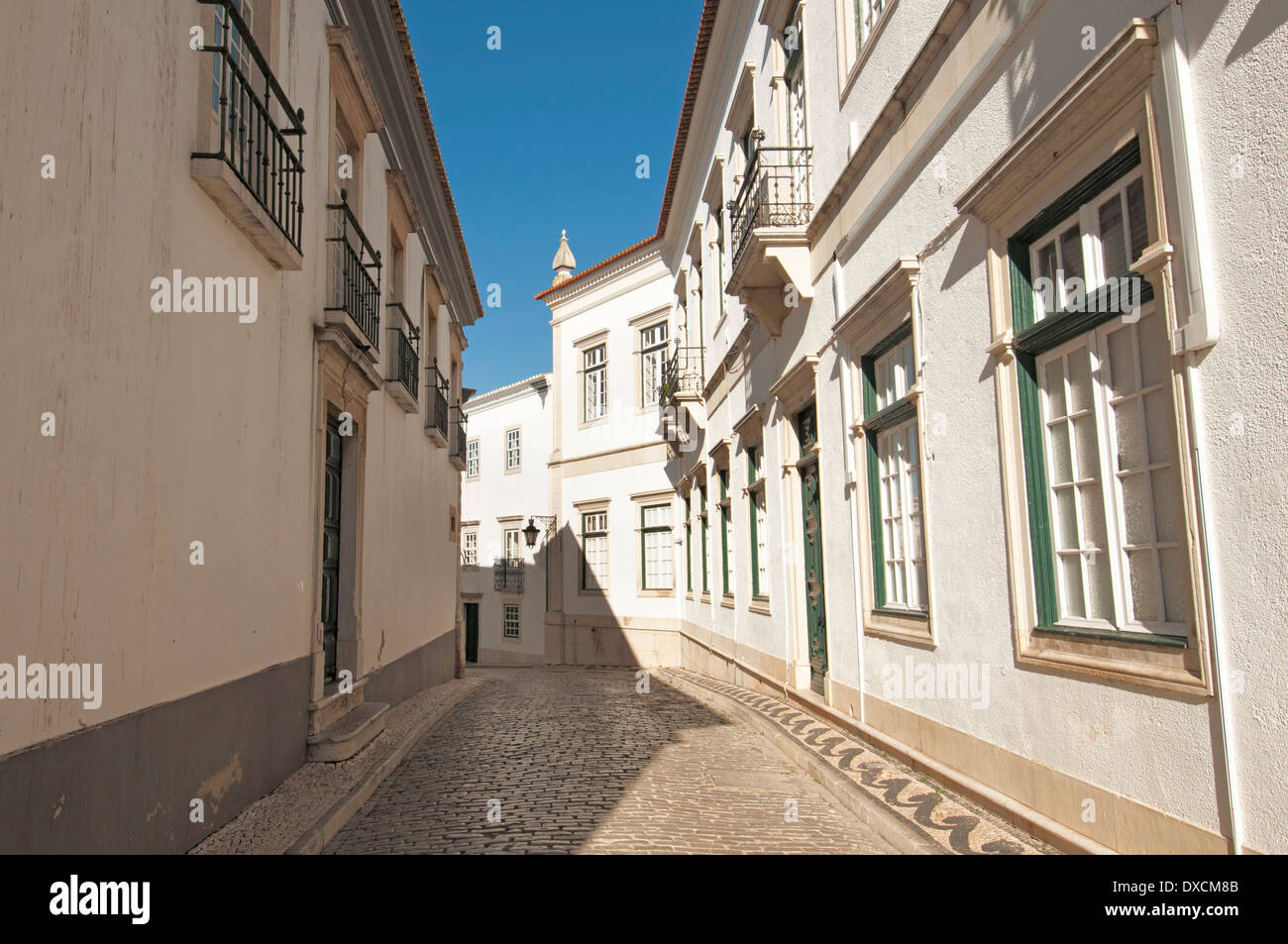 Straße in der Altstadt, Faro, Portugal Stockfoto