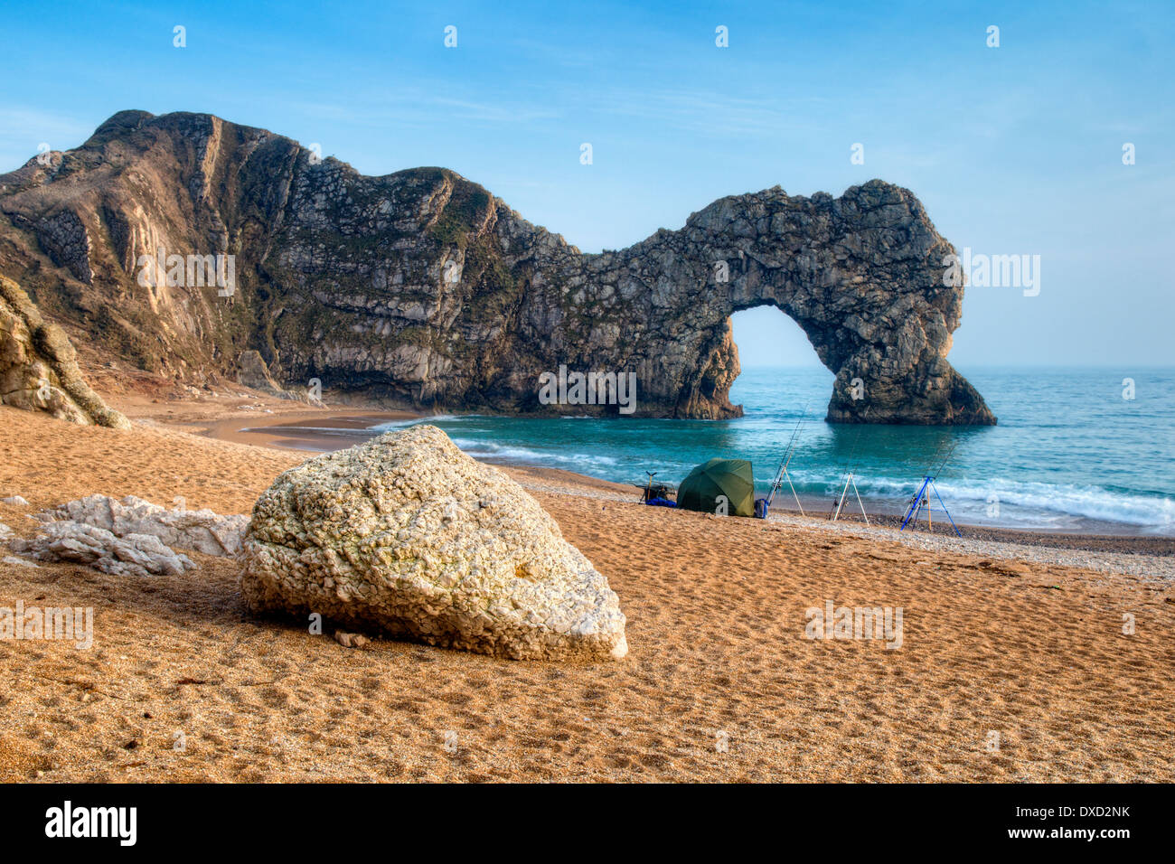 Durdle Door Bogen auf der Jurassic Coast in der Nähe von Lulworth in Dorset, England an feinen Frühlingstag genommen. Stockfoto Durdle Door Bogen auf der Jurassic Coast in der Nähe von Lulworth in Dorset, England an feinen Frühlingstag genommen. Stockfoto