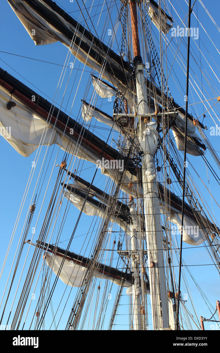 Masten und Takelage von Clipper "Stad Amsterdam" Stockfoto