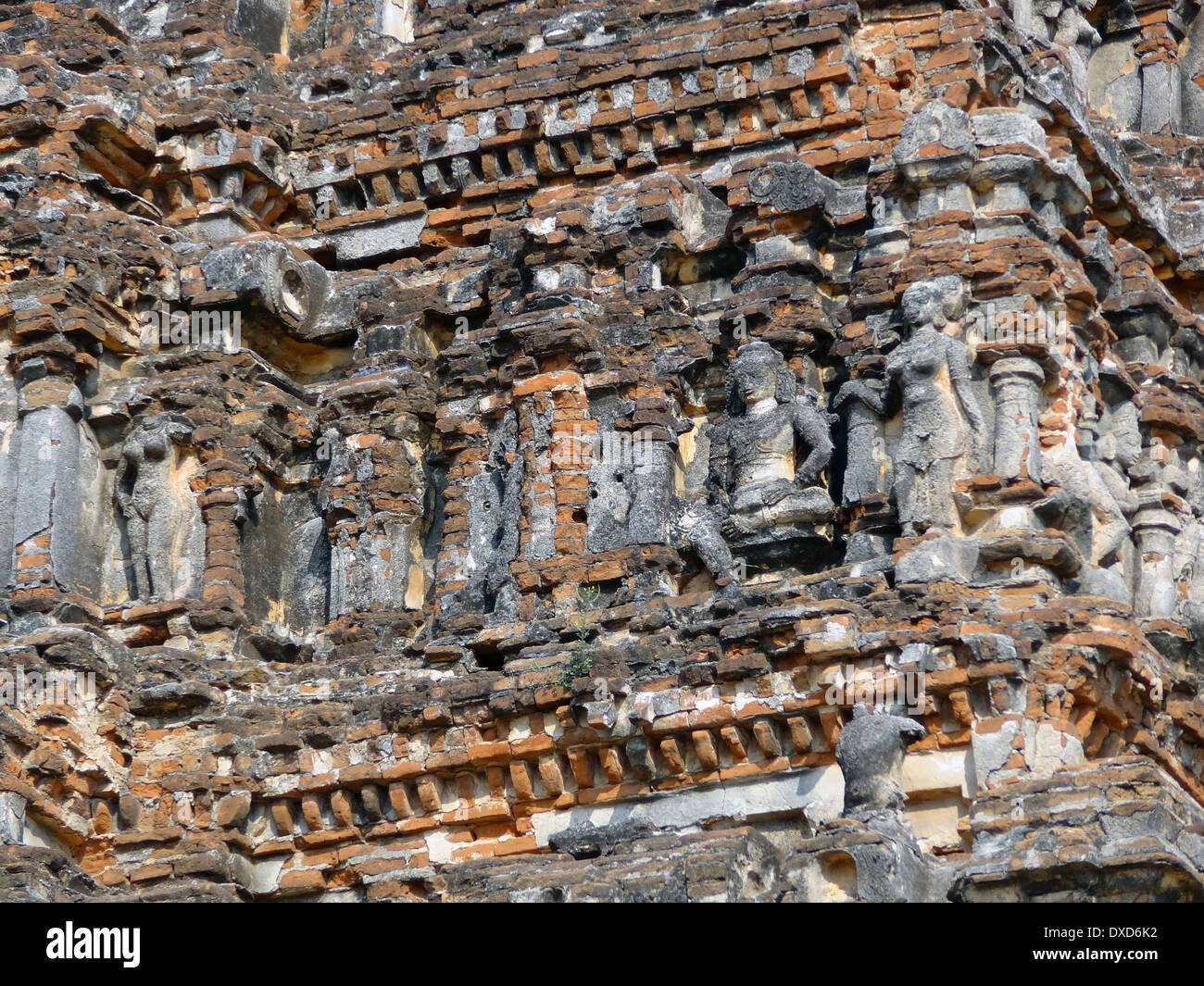 Architekturdetail an Vittala Tempel im Heiligen Zentrum rund um Hampi, eine Stadt in Karnataka, Süd-West-Indien Stockfoto