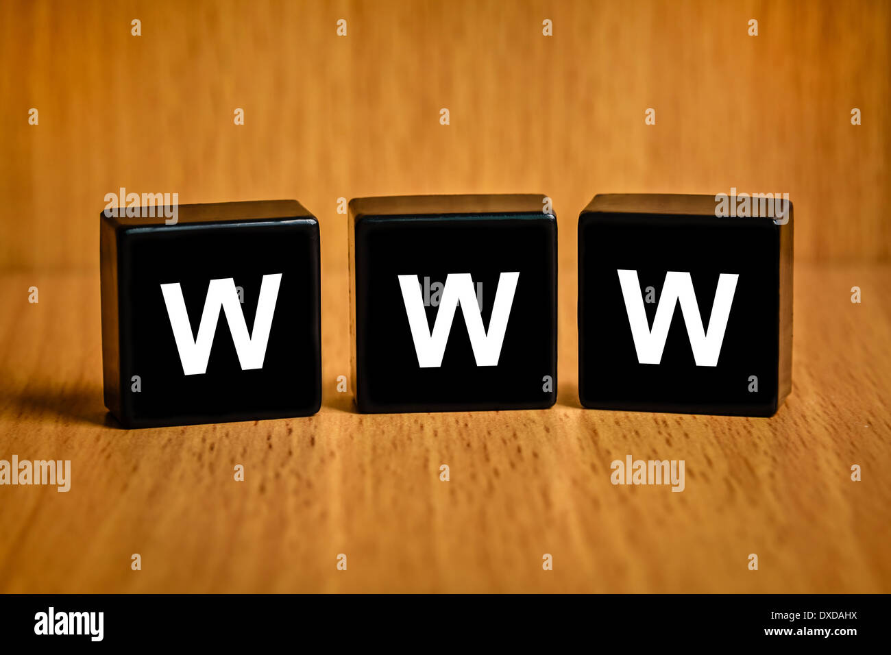 Www oder World Wide Web Text auf schwarzen block Stockfoto