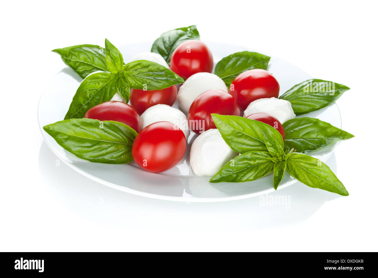 Caprese-Salat. Isoliert auf weißem Hintergrund Stockfoto