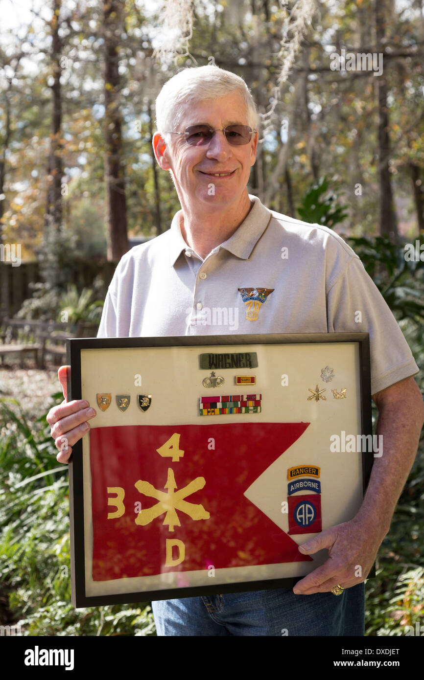 Stolz auf Armee-Veteran mit Karriere Anzeige, USA Stockfoto