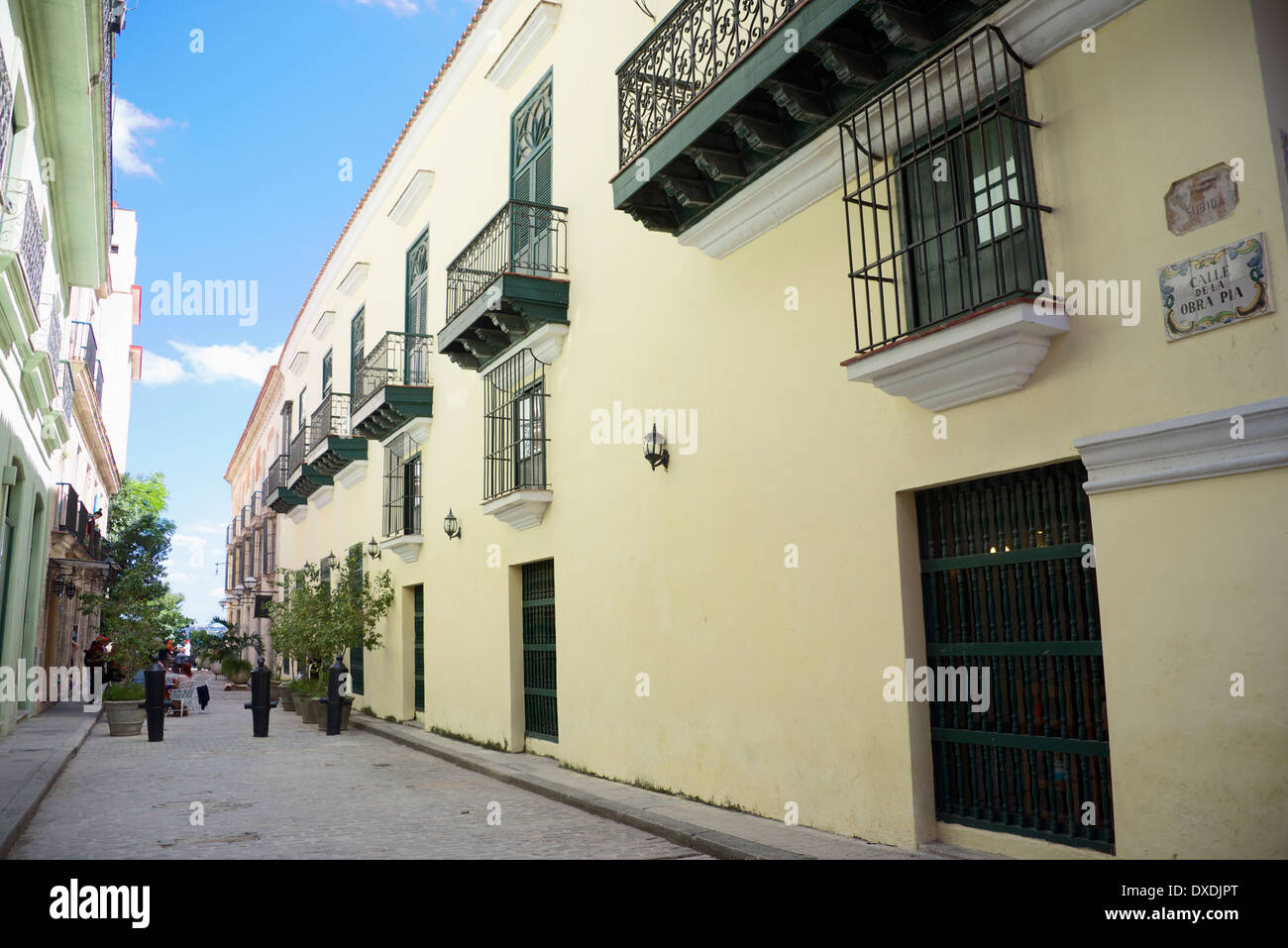 Typische Fußgängerzone Straße Calle De La Obra Pia Alt-Havanna Kuba Stockfoto