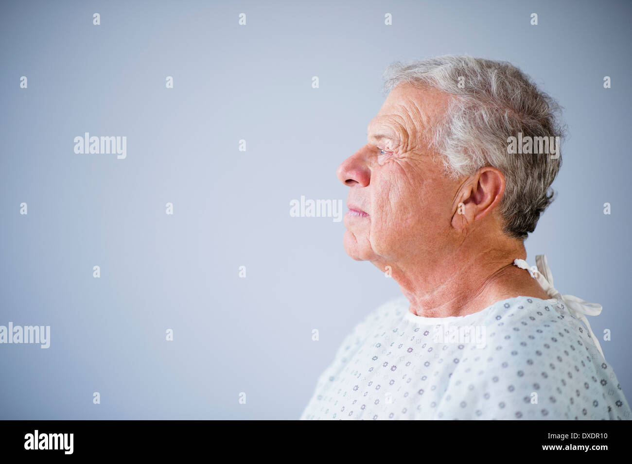 Seitenansicht des älteren Patienten Stockfoto
