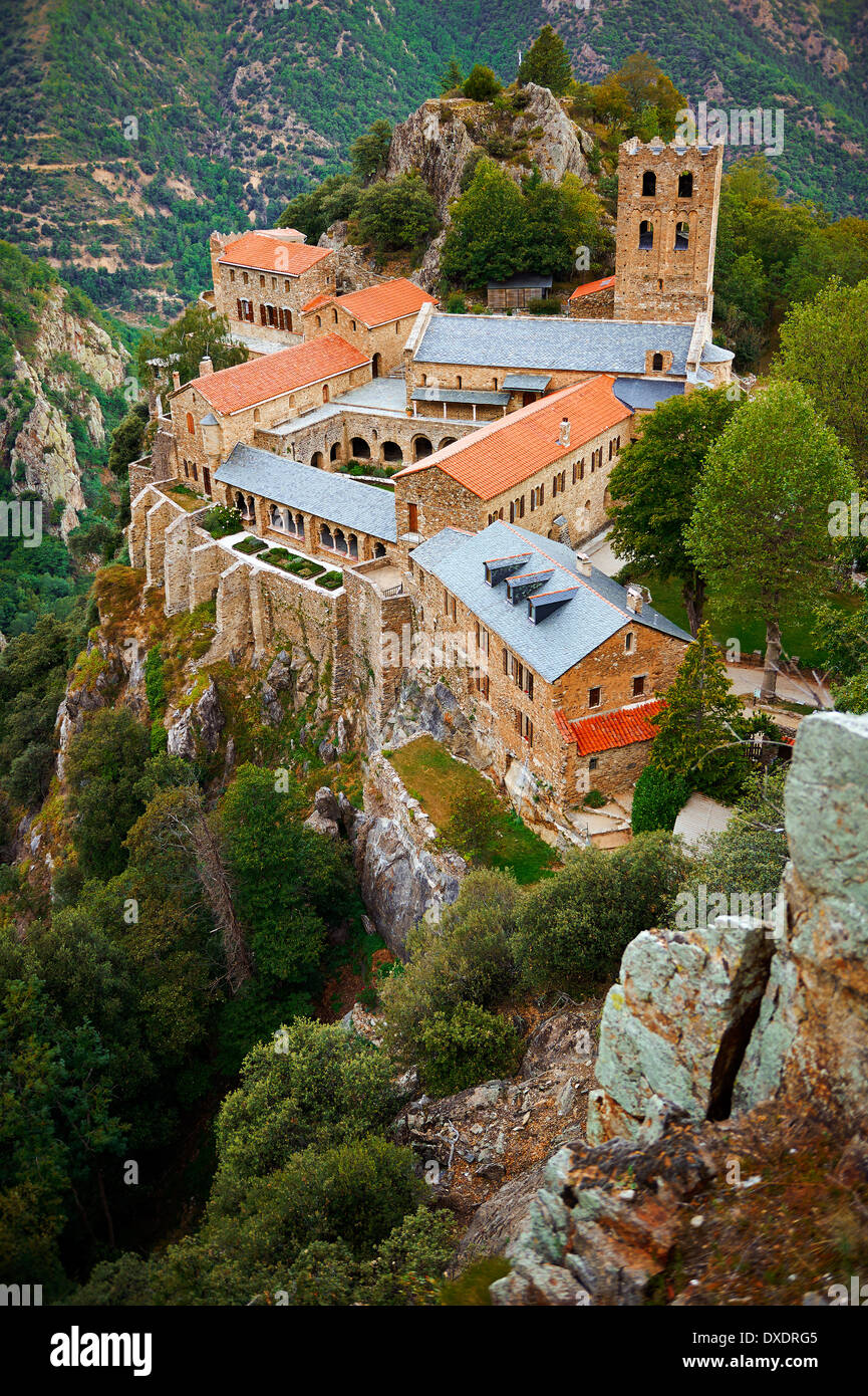 Die erste oder Lombard Romanesque Art Abtei von Saint Martin-du-Canigou Kloster in den Pyrenäen, Orientales Abteilung Stockfoto