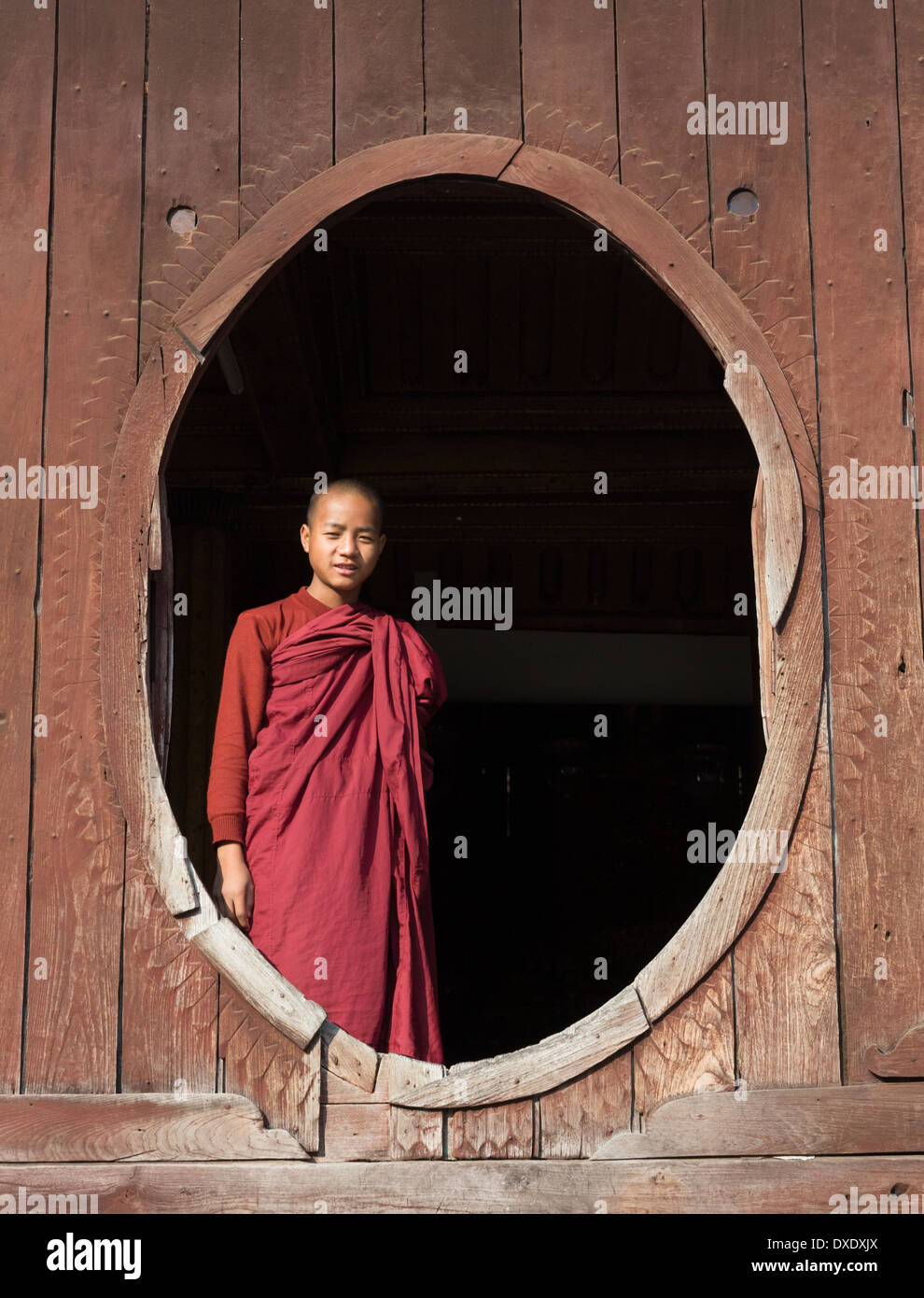 Myanmar Inle Lake Novicer Mönch im Shwe Yan Pyay Kloster Stockfoto