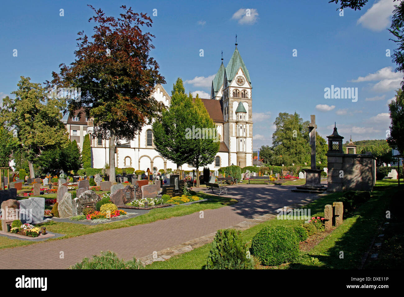 Kirche St. Bonifatius, Kloster, Friedhof, Hünfeld, Landkreis Fulda, Hessen, Deutschland / Hünfeld Stockfoto